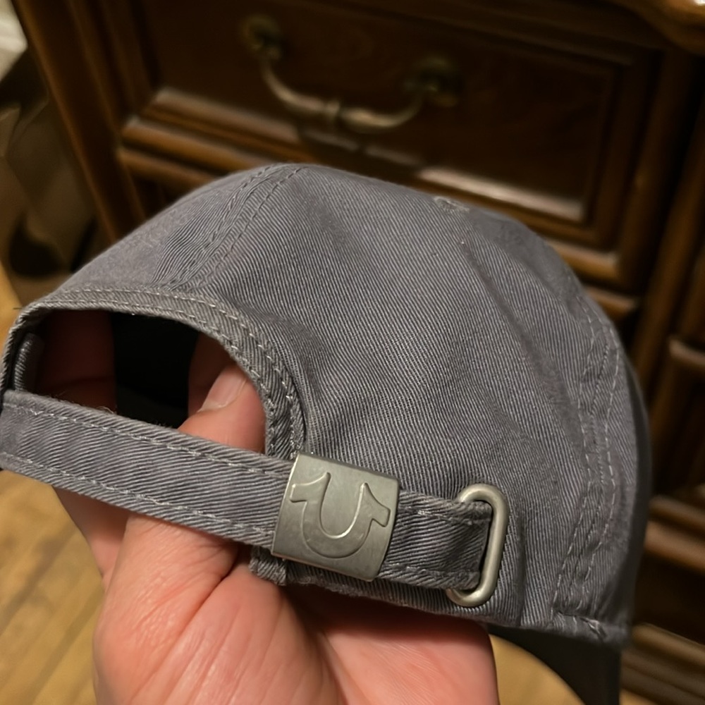 True Religion Men's-Woman’s Athletic wear Embroidered metallic hat - Picture 4 of 4